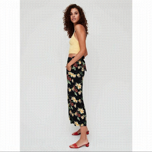 ARITIZA “Wilfred” Floral Tie Back Wide Leg Pants